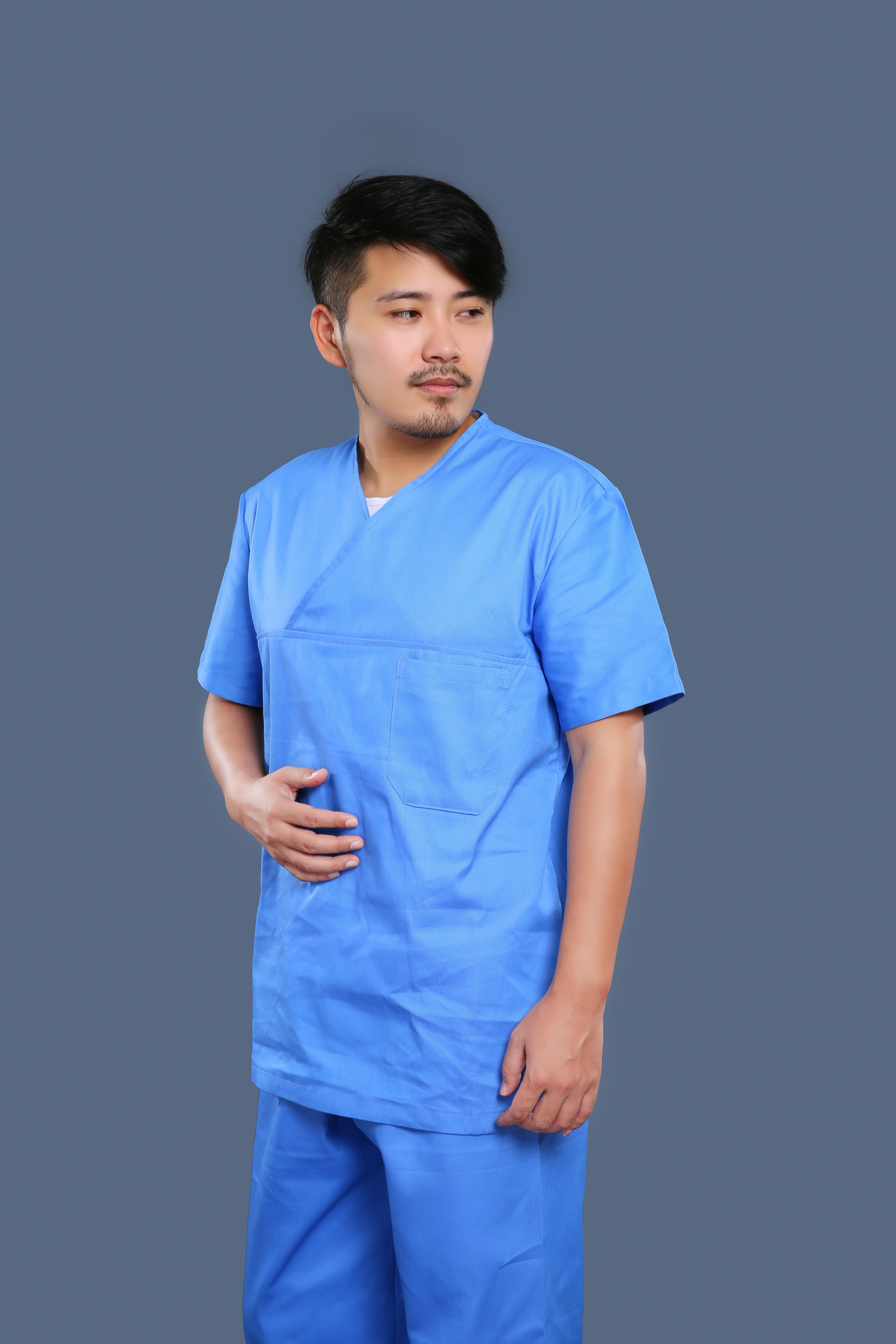 藍色洗手衣正面照